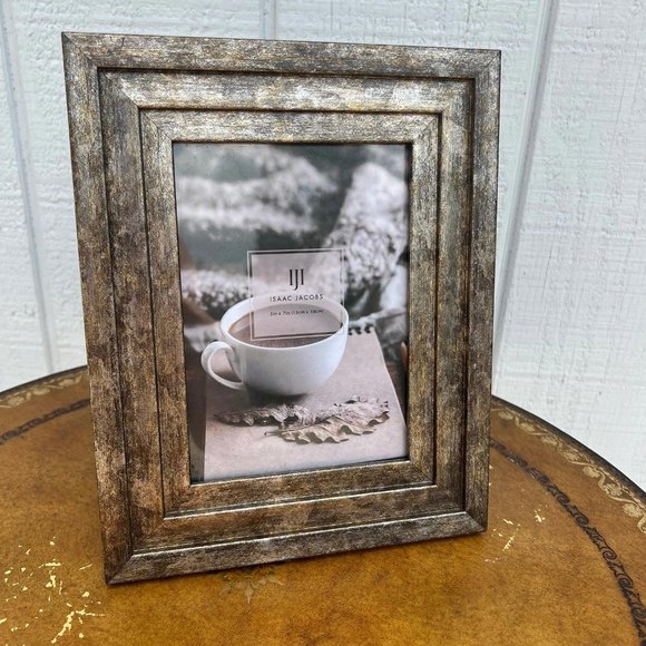 Isaac jacobs gold distressed wooden photo frame - Picture 1 of 4